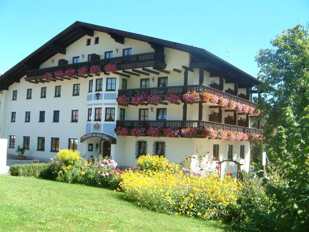 Gasthof Zur Alten Post Regen Bagian luar foto